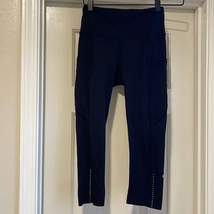 Lululemon Fast and Free high-rise cropped leggings, size 4. In great condition.